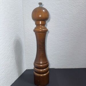 Vintage Chef Specialties Walnut Wood Pepper Mill Grinder President USA 12.5"Tall